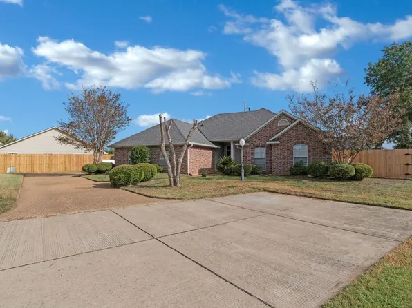 5079 Longstreet Pl, Bossier City, LA 71112