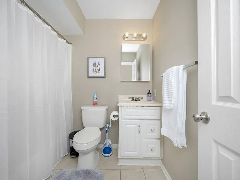 505 Barberton Dr — Photo 10