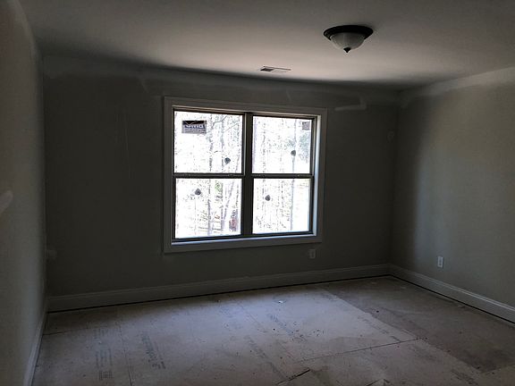 5th image of 1844 Christopher Dr