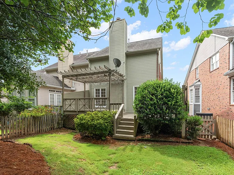 2031 Stone Brook Dr — Photo 32