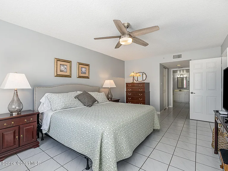 601 Shorewood Dr #G405 — Photo 16