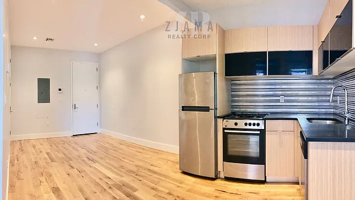 Rented by Zjama Realty Corp | media 21