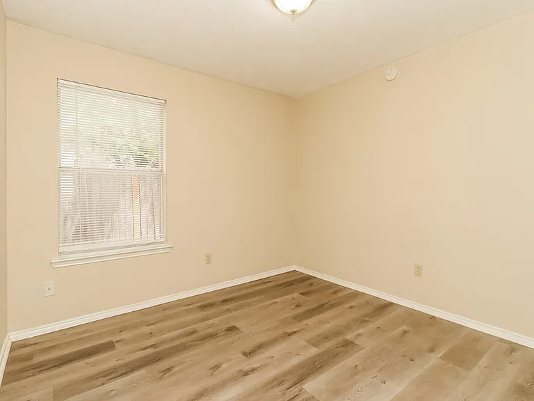 4001 Periwinkle Dr — Photo 17