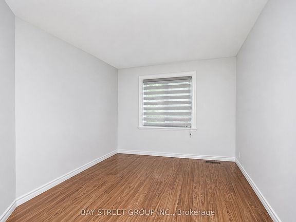 4th image of 54 Thyra Ave