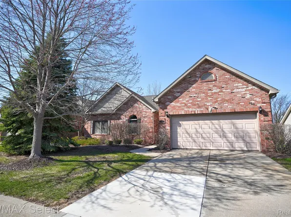 13024 Harbor Landings Dr #3, Fenton, MI 48430