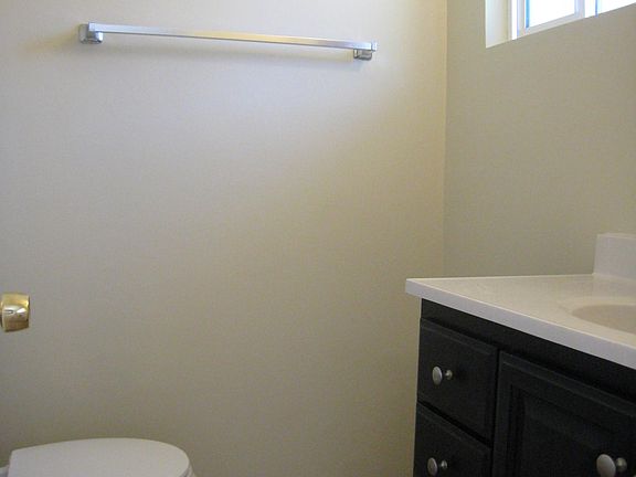 5th image of 909 S Park Cir APT 1
