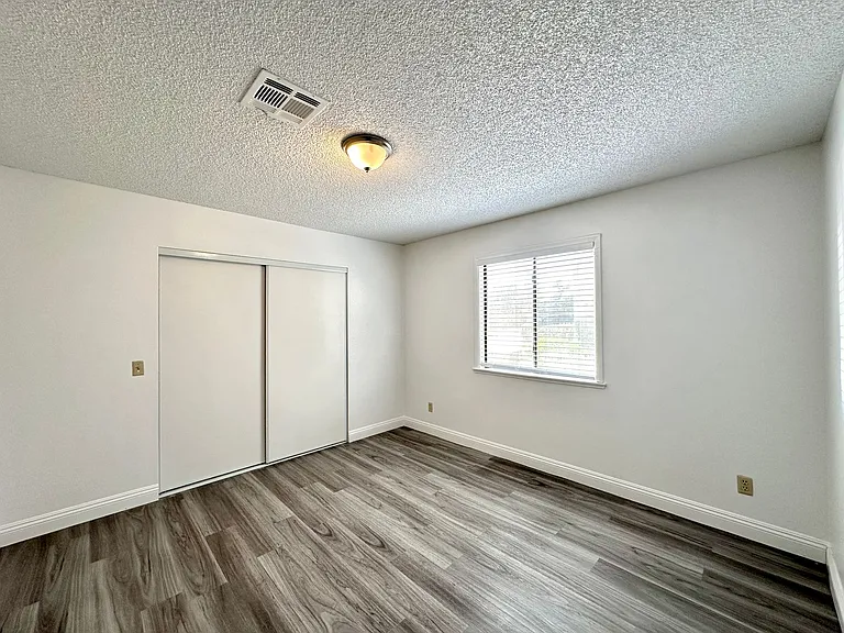 6687 W Tropicana Ave #102 — Photo 12