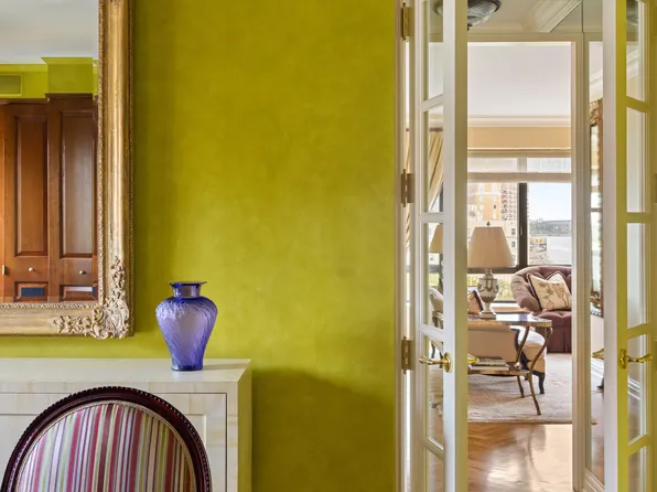 530 East 76th Street image 7 of 19