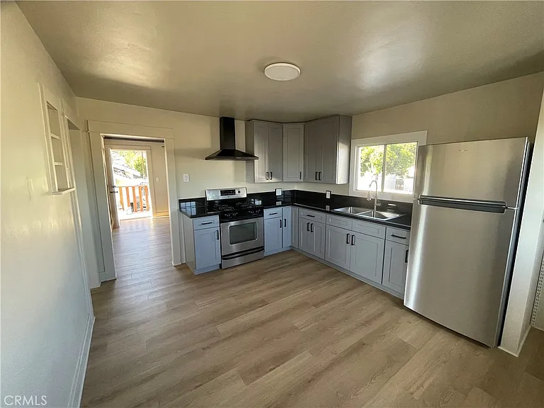3758 Dozier St — Photo 3