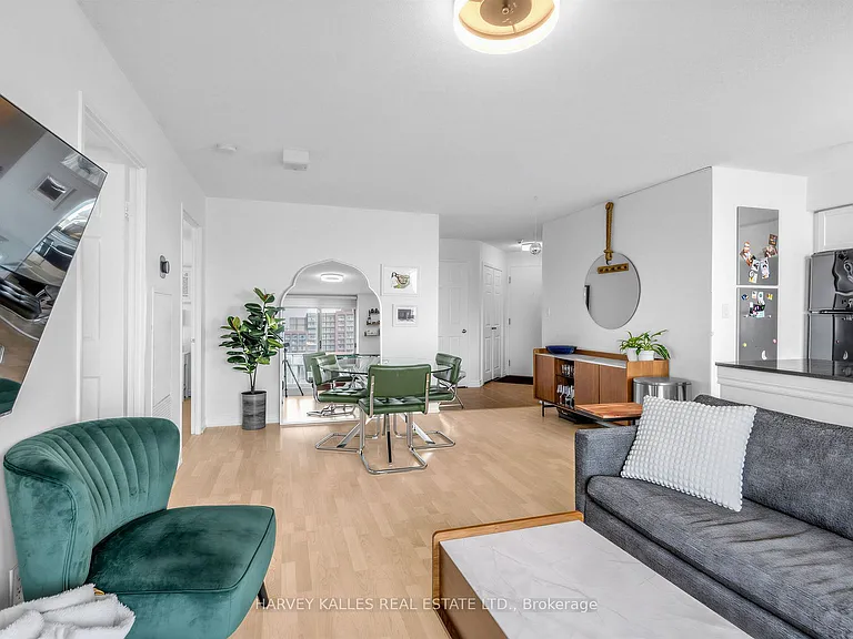 1369 Bloor St W #905 — Photo 8