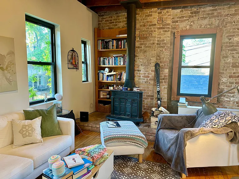 2129 W Le Moyne St #COACH HOUSE — Photo 15