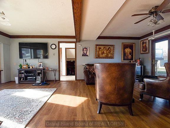 5th image of 2208 Viking Rd