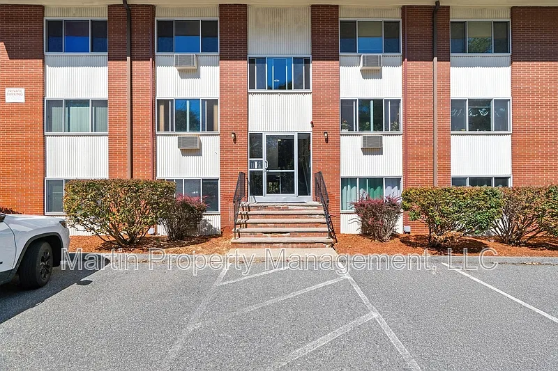 1 bed, 1.0 bath, 680 sqft, $1,800 — Photo 1