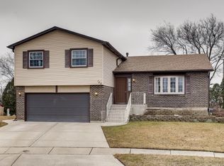 180 Coachlite Trl, Carol Stream, IL 60188