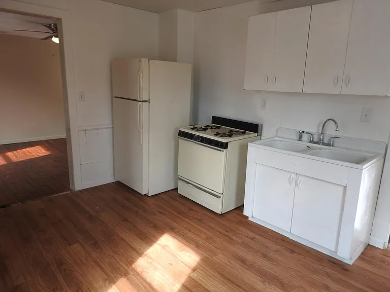 310 Gold Ave NW — Photo 3