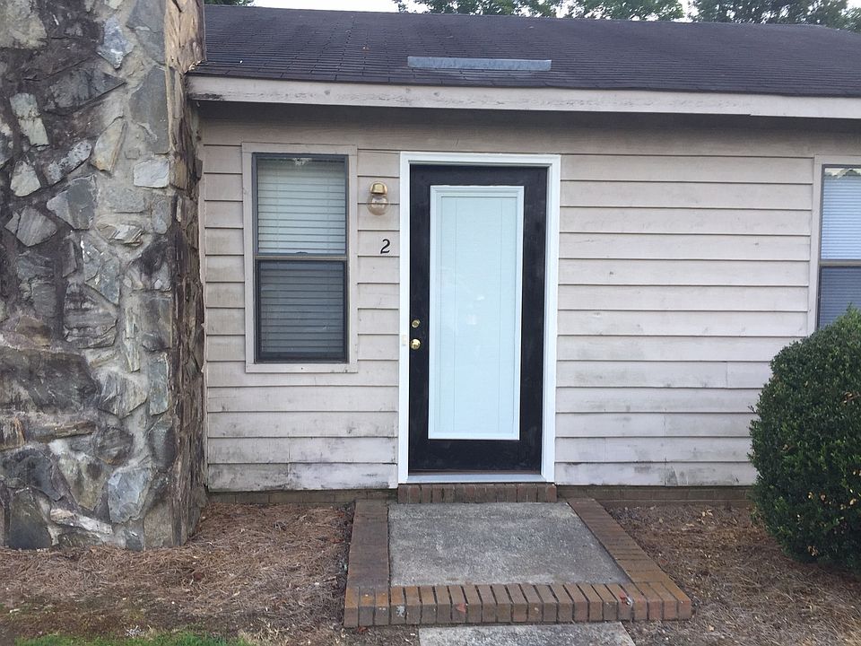 1st image of 3300 Crestwood Dr APT 2