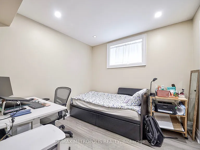 14 Stephen Dr #BASEMENT — Photo 9