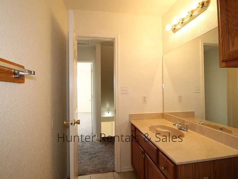 2809D Leroy Cir — Photo 16