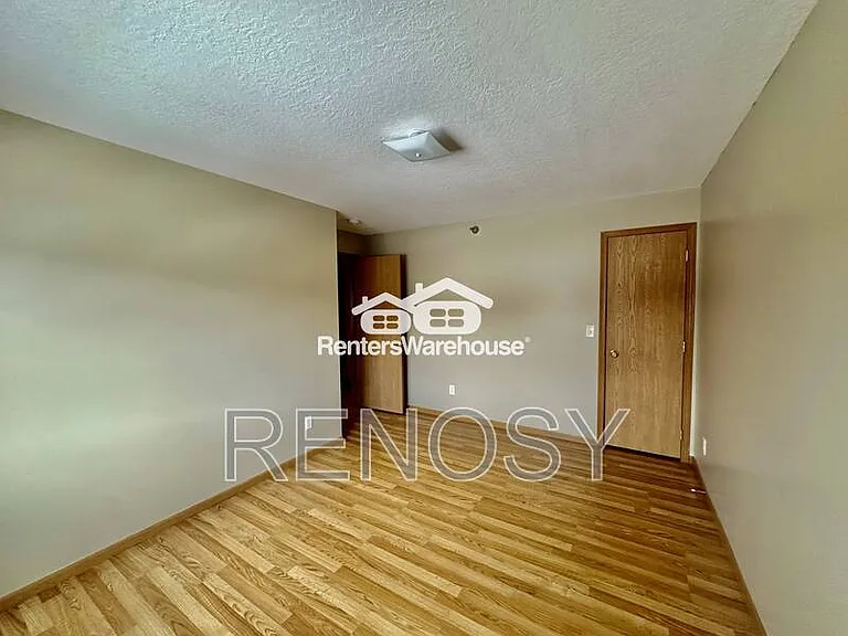 5924 Sutton Pl #10 — Photo 17