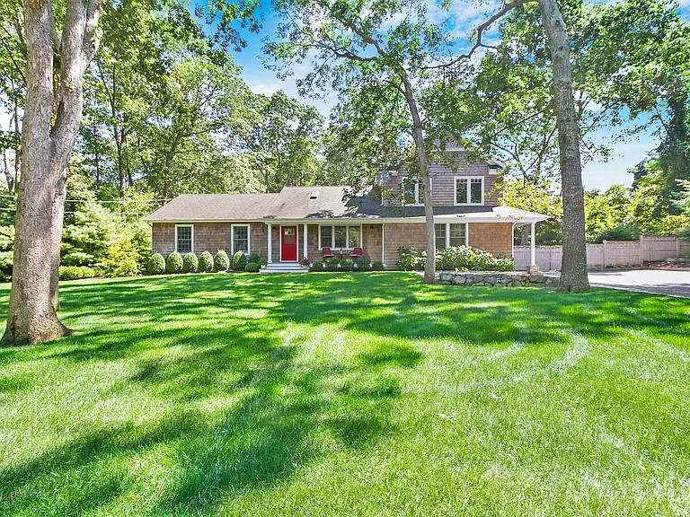 12 Partridge Dr — Photo 3