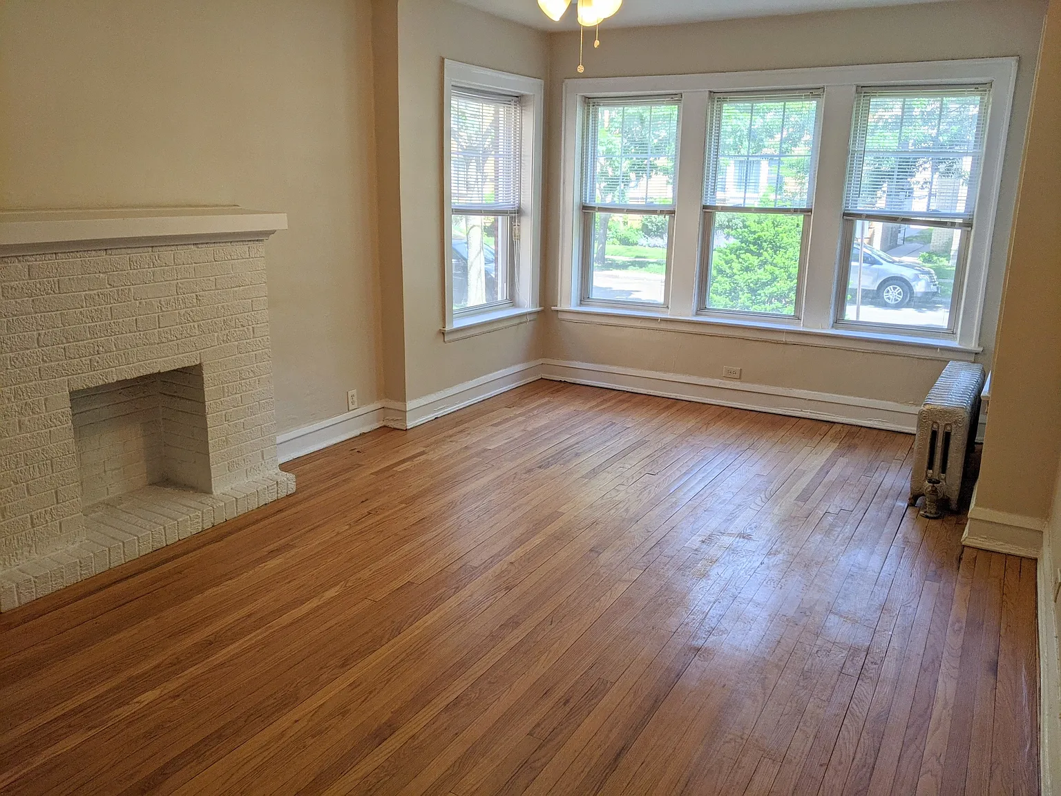 2 bed, 1100 sqft, $1,995 — Photo 2