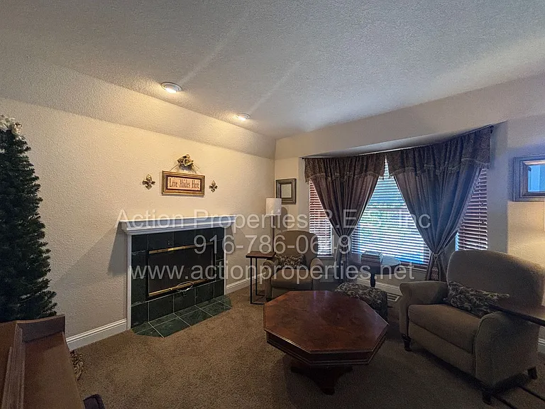 4726 Abbey Hl — Photo 7