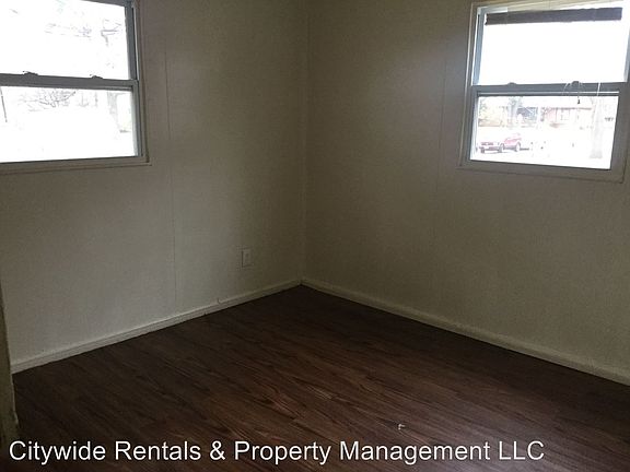 5th image of 2832 W Carmen Ave APT 4