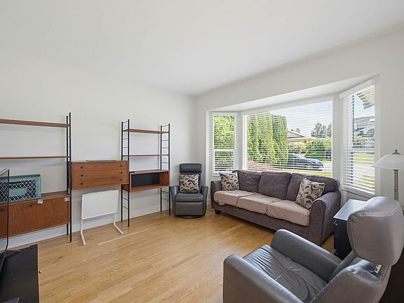 4th image of 20989 95a Ave