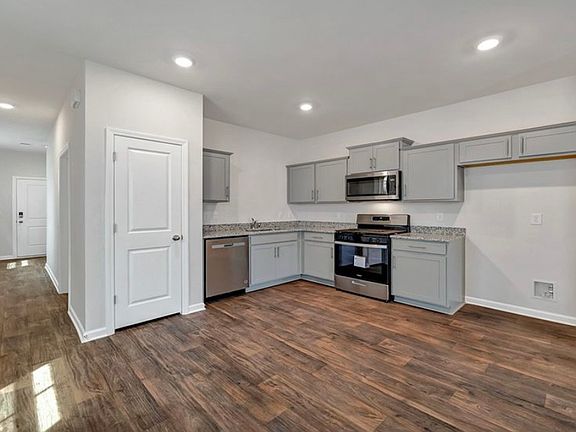 5th image of 1273 Mosser Dr