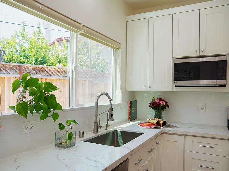 938 Heatherstone Ave — Photo 5