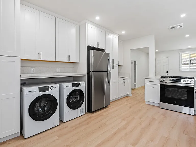 3122 Rockview Place — Photo 10