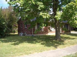 399 Nottingham Rd, Lexington, KY 40517