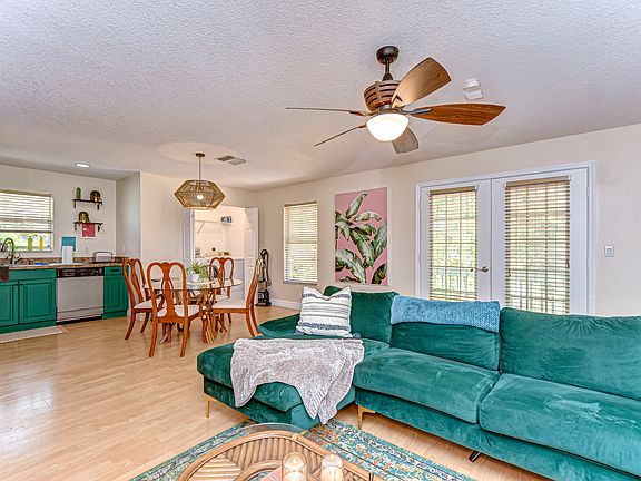 Open layout from the kitchen and dining room area