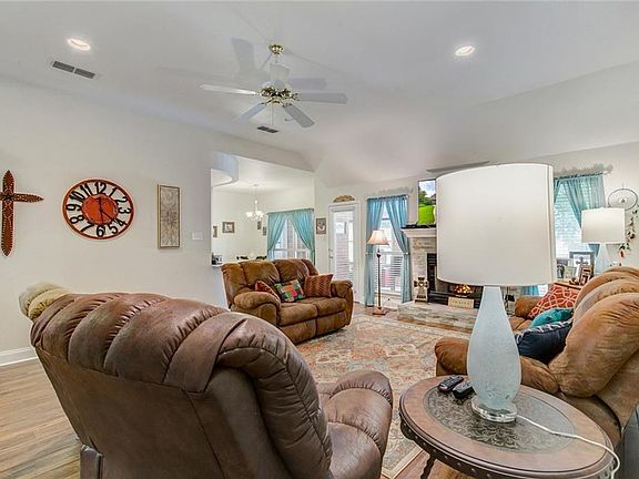 4th image of 4502 De Leon Ct