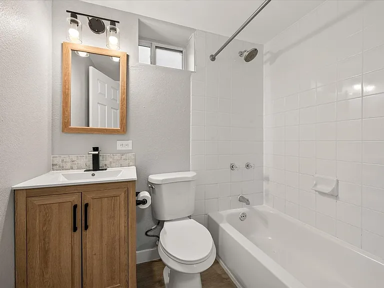 1736 King St #B — Photo 9