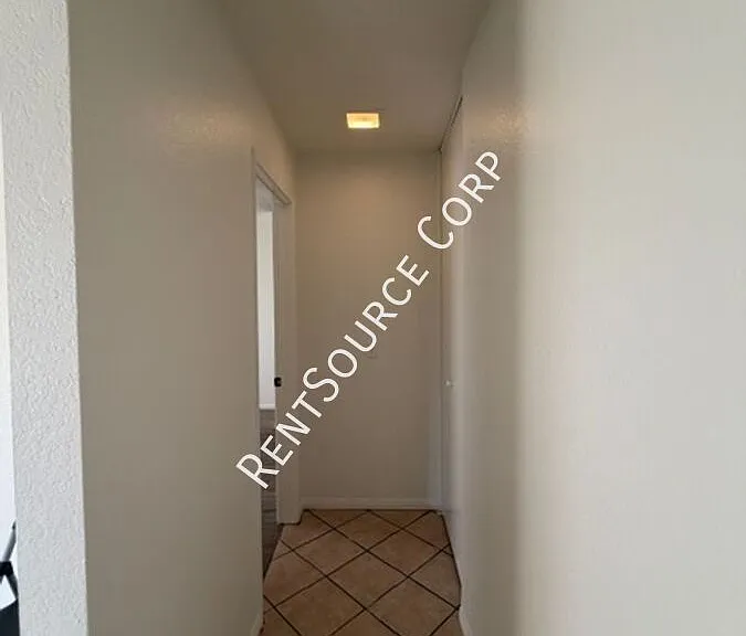 2554 Olive Dr #117 — Photo 7