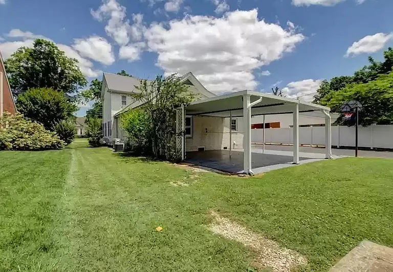408 E Main St — Photo 50