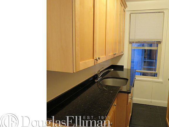 3rd image of 25 E 10th St #5F*