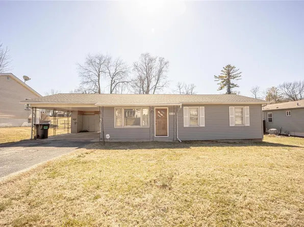 9128 Wedgewood Dr, Fairview Heights, IL 62208