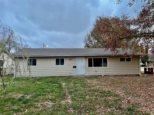 221 Miskell Blvd, Cahokia, IL 62206