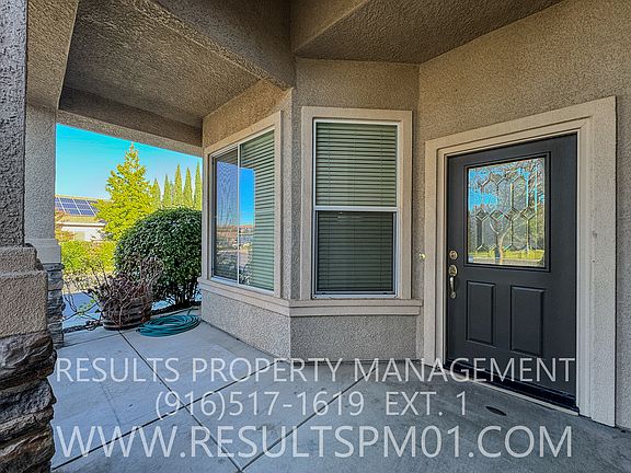 4th image of 2022 Taft Dr