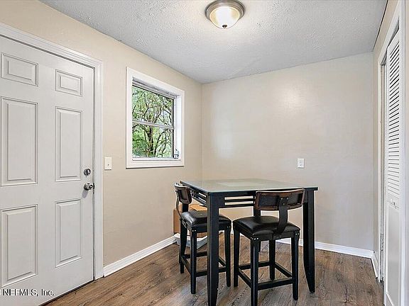 5th image of 2507 RED ROBIN Drive E