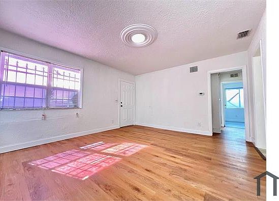 5th image of 821 16th Ave S