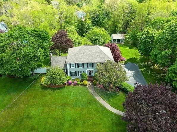 249 W Elm St, Pembroke, MA 02359