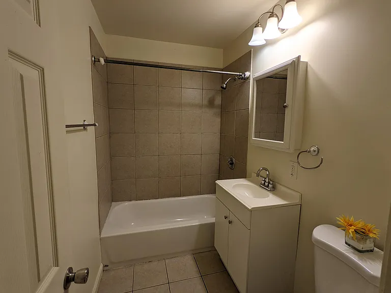 1201 Schumacher Dr — Photo 11