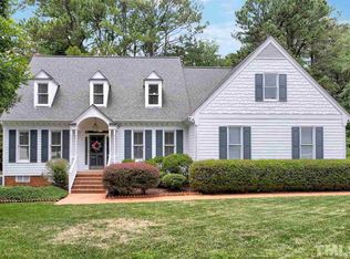 112 Meadowglades Ln, Cary, NC 27518