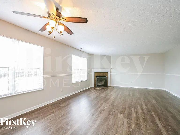 2608 Liatris Dr — Photo 3