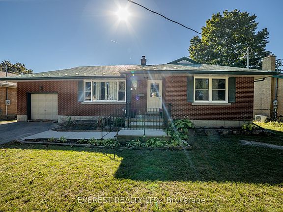 3rd image of 225 Woodhaven Rd