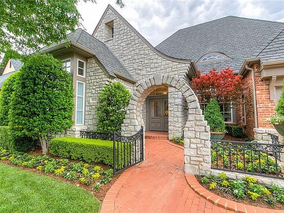 2nd image of 5812 Columbine Way