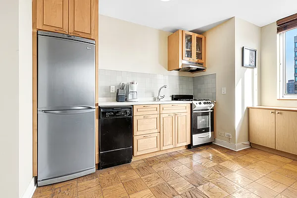 Sold by Douglas Elliman | media 4